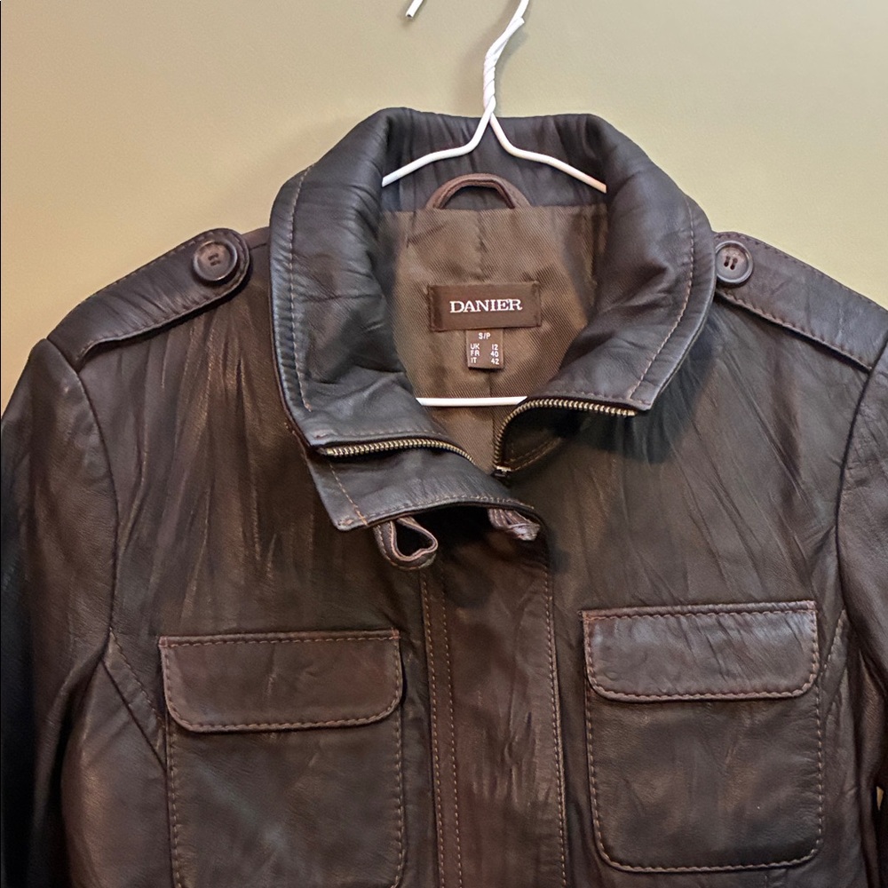 Danier Women's Rich Brown Leather Jacket with Chunky Button Detail - Picture 3 of 16